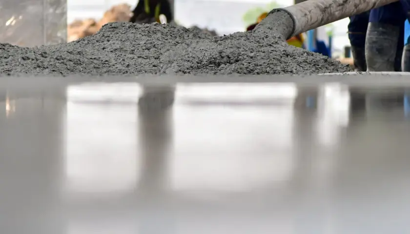 Co to jest zaprawa sucha i jak wykorzystać jej zalety w budownictwie